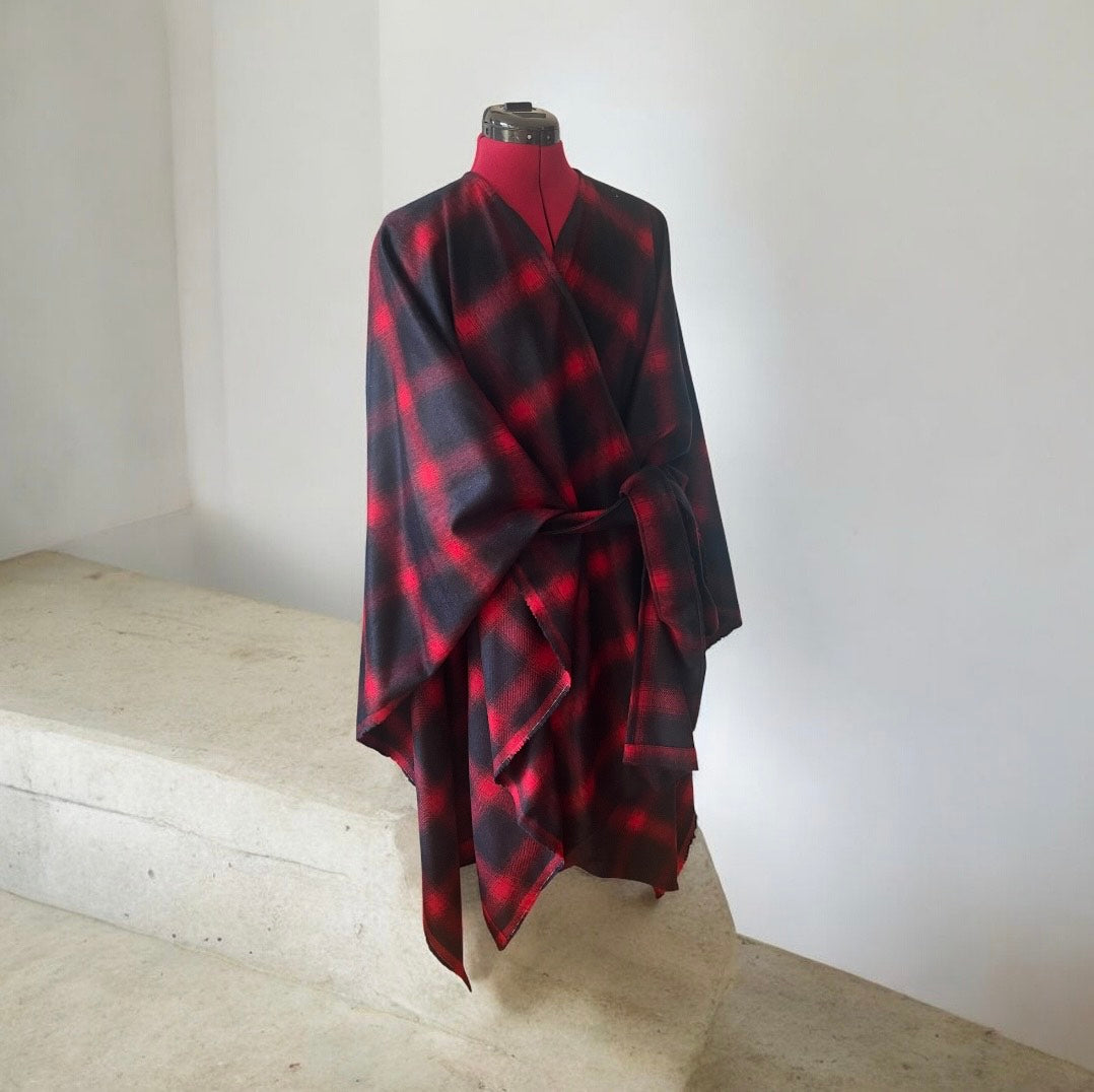 Midi recycled wool cape