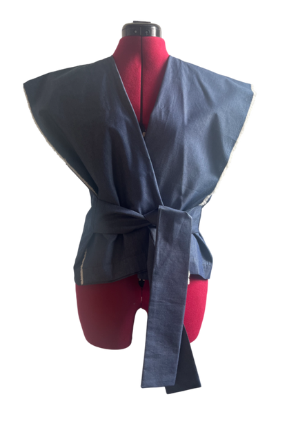 Maglia a maniche lunghe con collo a barchetta
