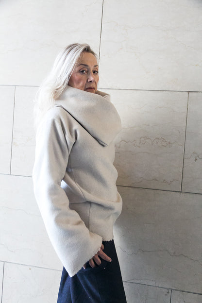 High collar white wool pullover